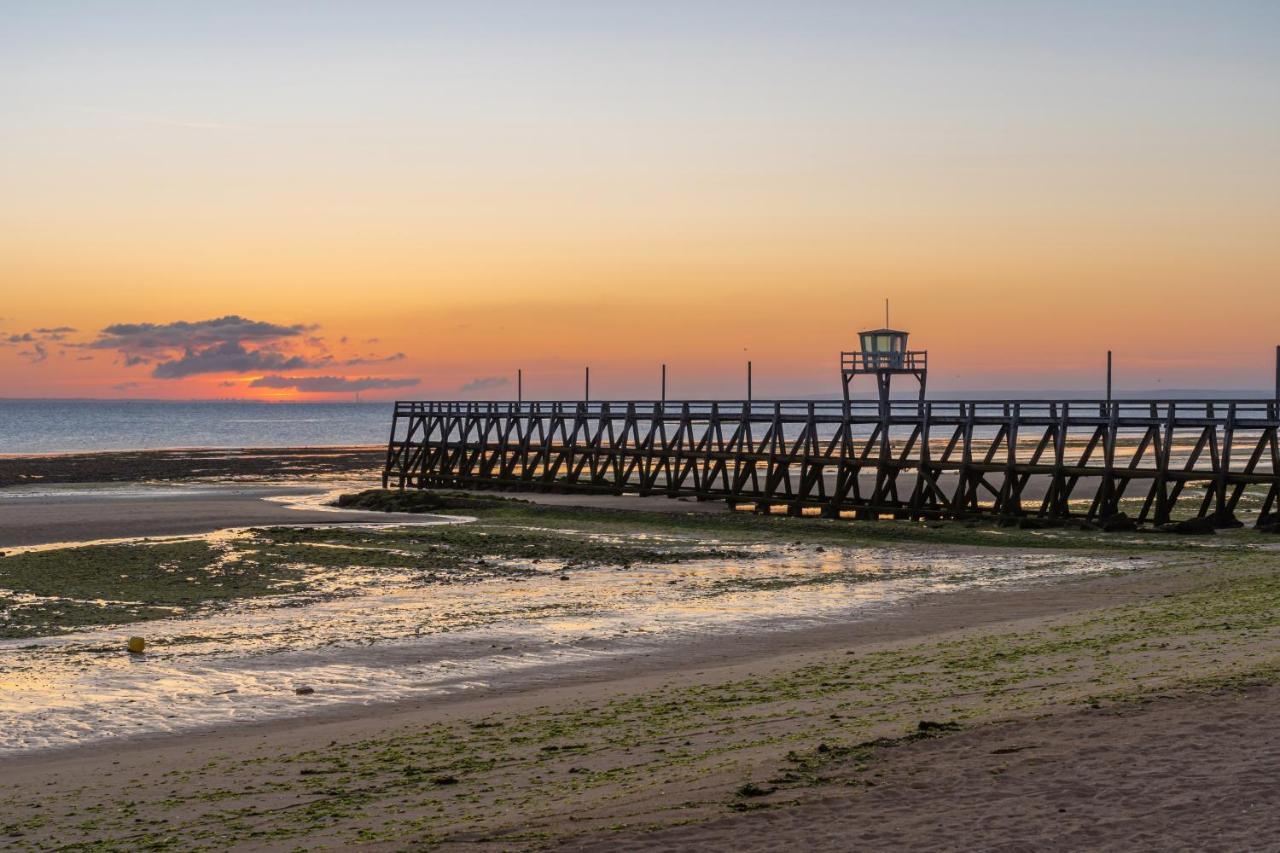 Le Gambetta, 100M De La Plage Люк-сюр-Мер Экстерьер фото
